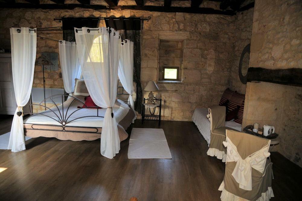 Chambres D'Hotes La Licorne Valojoulx Экстерьер фото